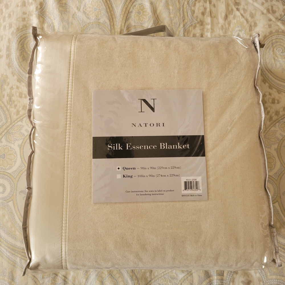 N Natori Silk Essence Blanket - Elegant Cream